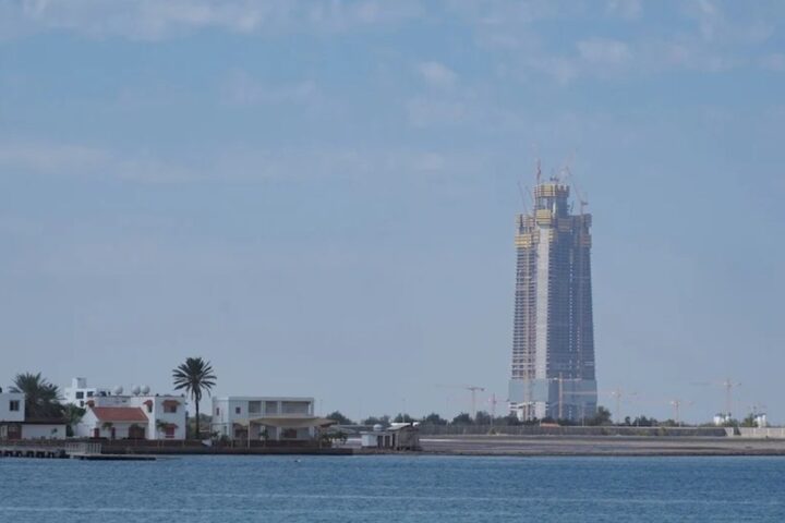 Alwaleed bin Talal's Jeddah Tower Reaches 116 Floors With Completion Now Set For 2028