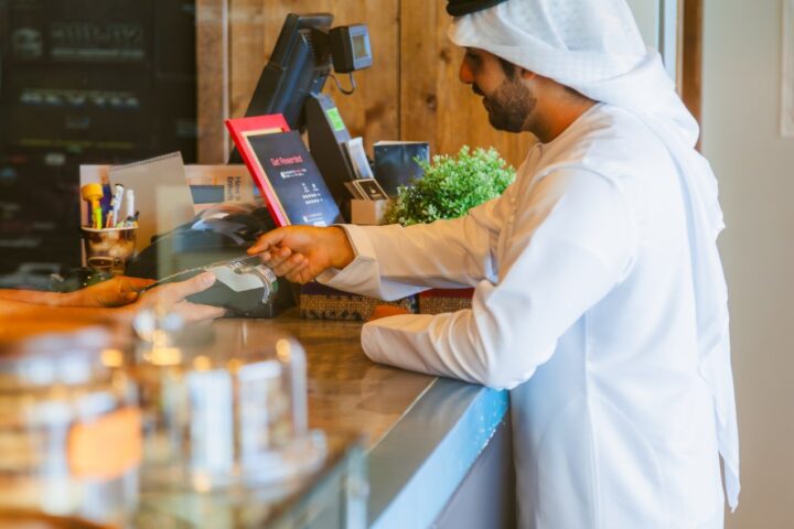 Dubai's Cashless Payments Drive Adds Dh8 Billion to Economy Ahead of Schedule