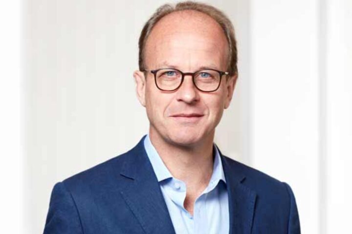 Global CEO Departures Fall to Nine-Year Low as Boards Favour Experience